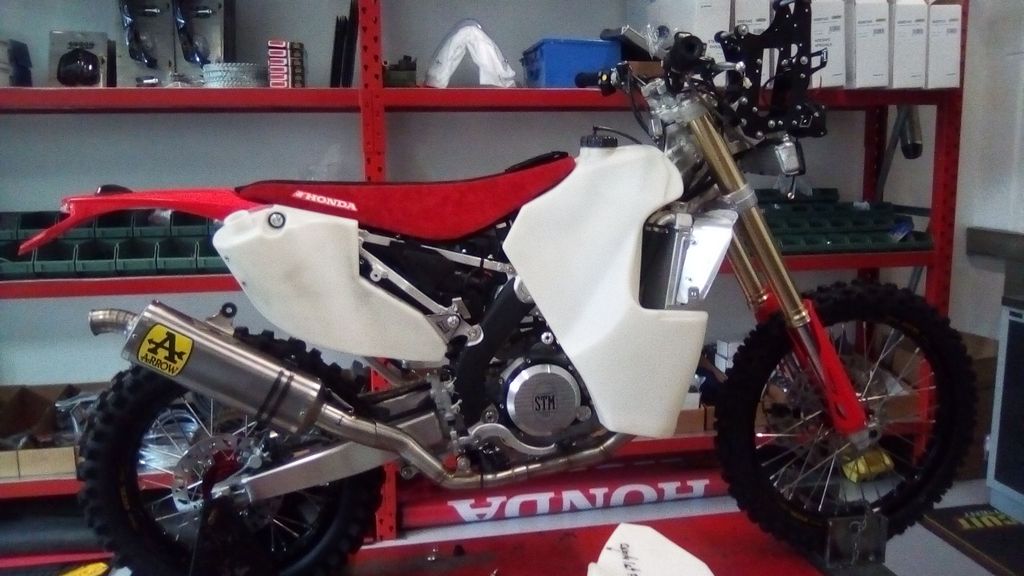 Honda 450 Rally 2019 serbatoi vetroresina 04