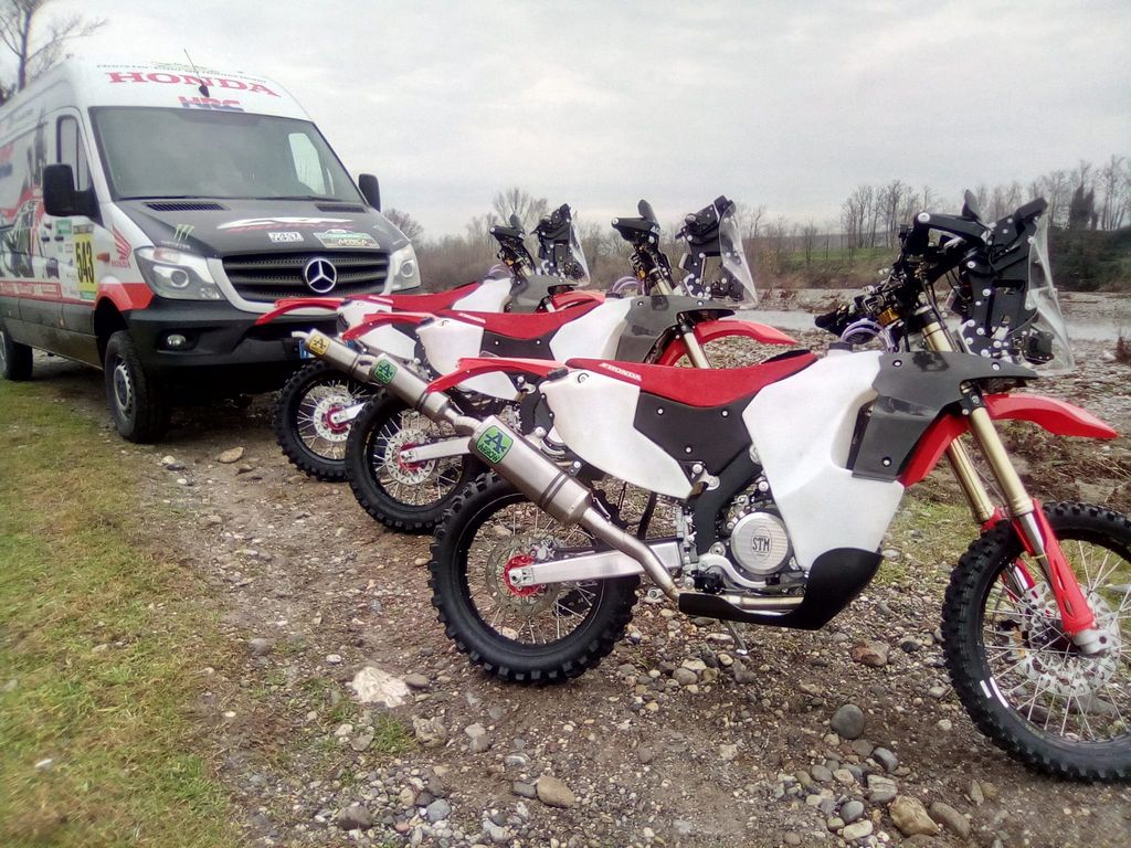 Honda 450 Rally 2019 serbatoi vetroresina 07